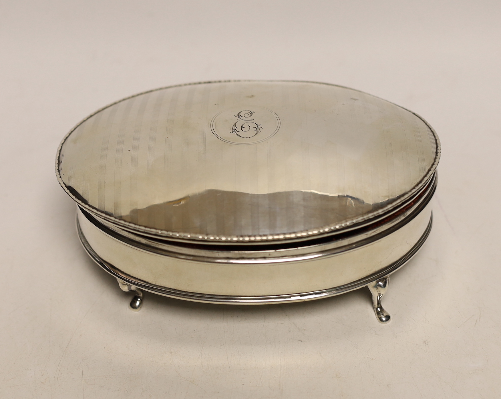 A George V silver mounted oval trinket box, by Sydney & Co, Birmingham, 1915, 16.3cm.